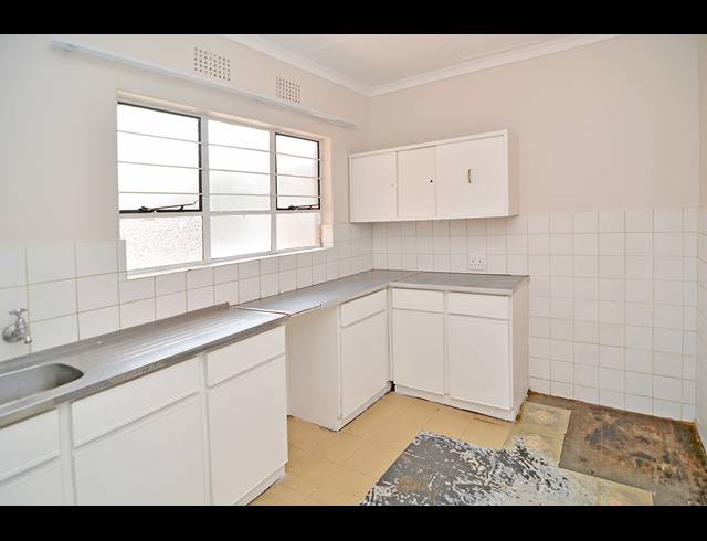 1 BEDROOM APARTMENT FOR SALE IN WINDSOR EAST